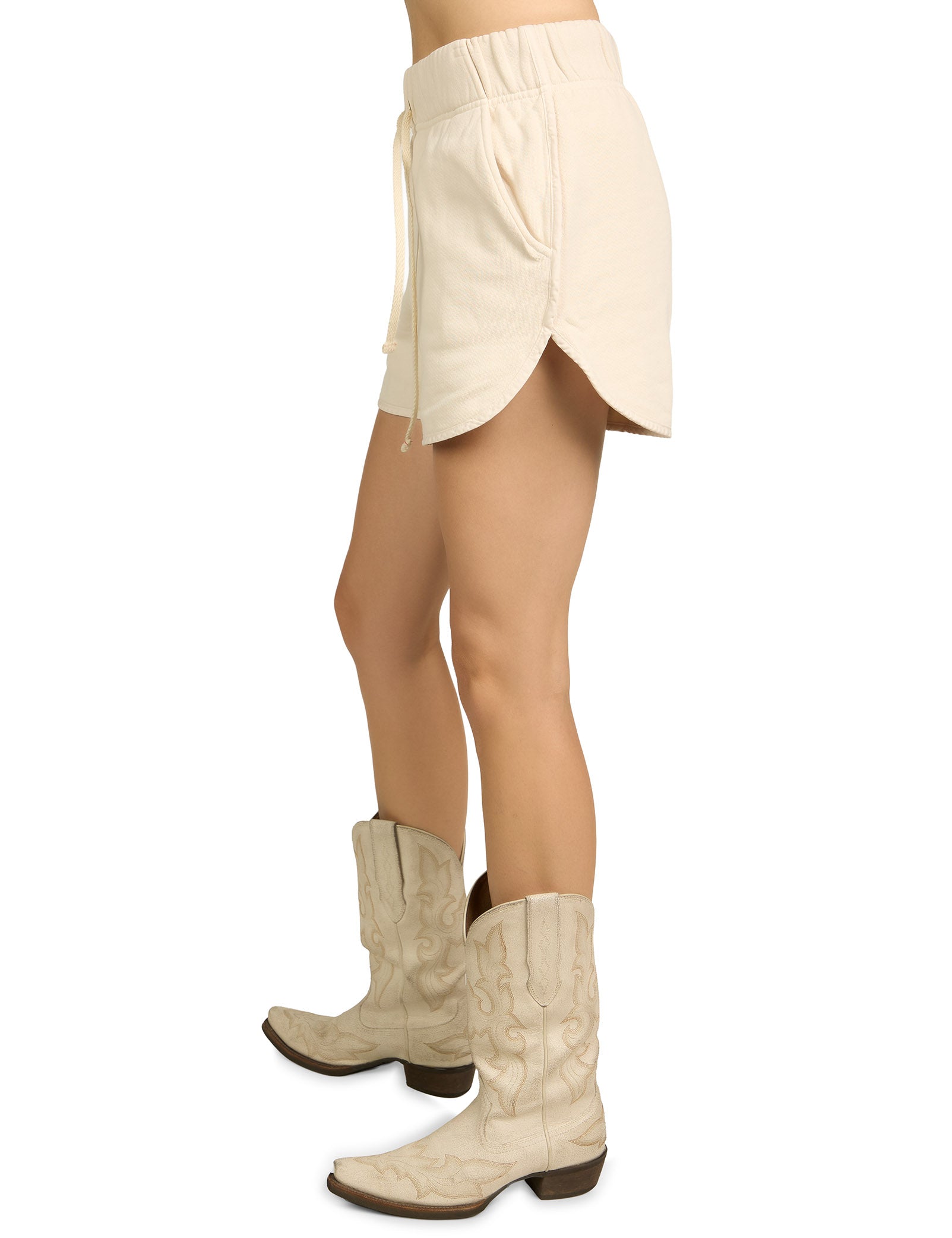 Serena Scallop Short