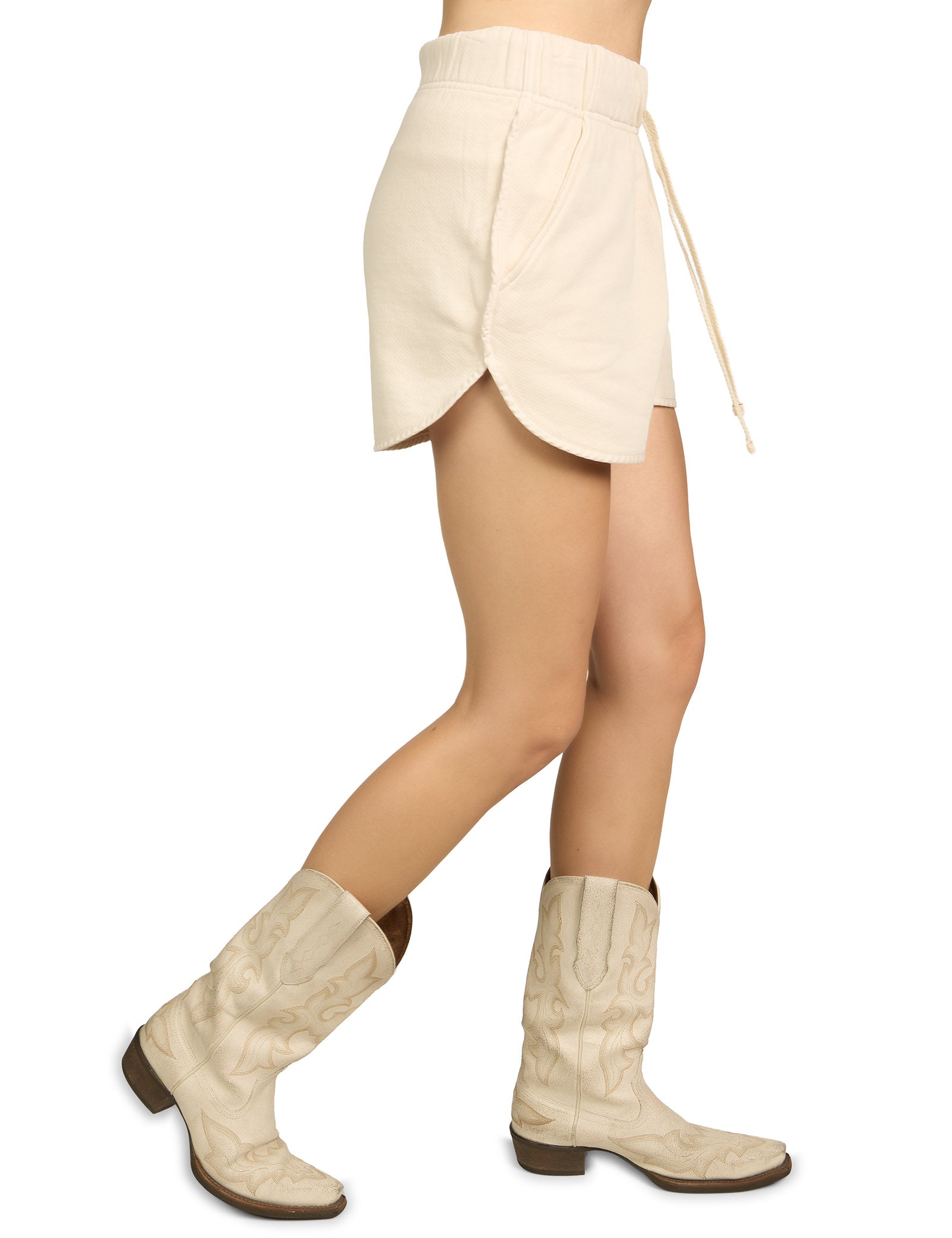 Serena Scallop Short