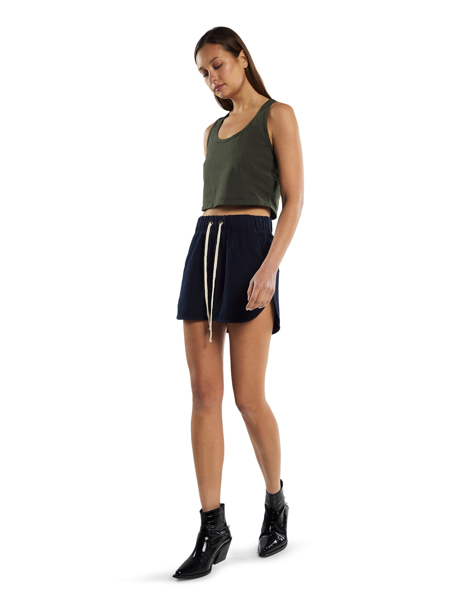 Serena Scallop Short
